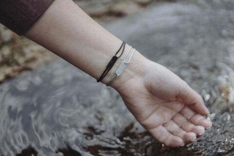 2022-03-30_Bracelet_Viva_con_Agua_Black_Turquoise_12