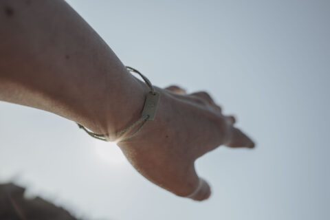 2022-03-30_Bracelet_Viva_con_Agua_Turquoise_JLO_09